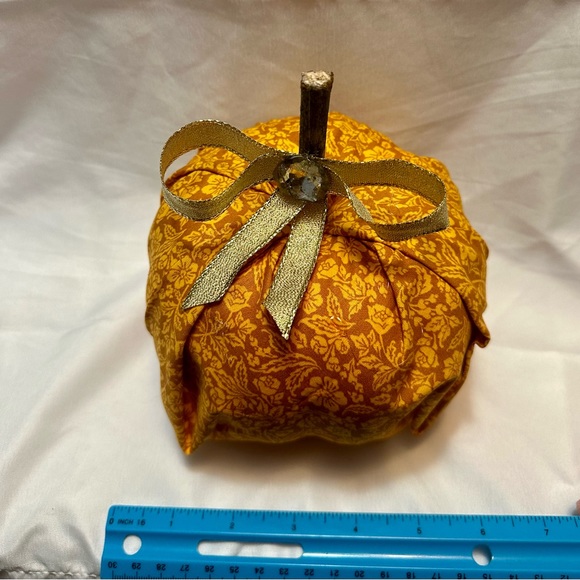 Pumpkin Decor - Picture 5 of 12